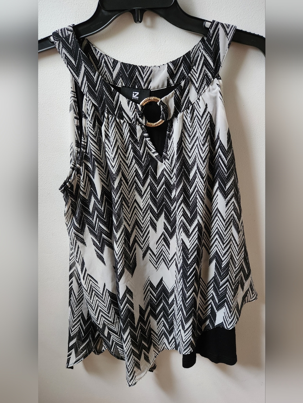 Iz Byer Black and White Geometric Ring-Accent Sleeveless Top